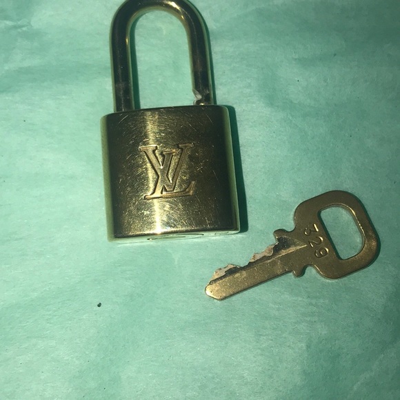 AUTHENTIC LOUIS VUITTON LOCK & KEY #329 - Picture 2 of 7